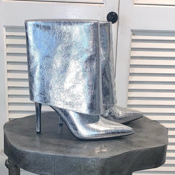 INC New Sabeel cuffed Silver fold over booties women’s size 8 - Picture 1 of 10